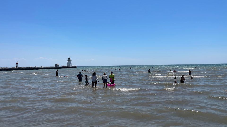 ‘Quick-thinking’ 12-year-old helps save relative after medical emergency at Port Dover beach: OPP