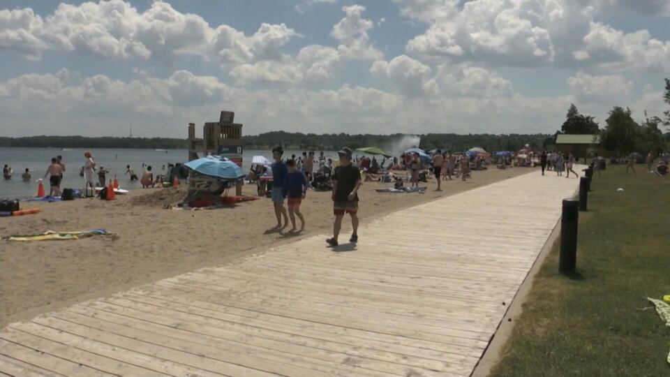 Hundreds of tents go up on Barrie beaches despite ban