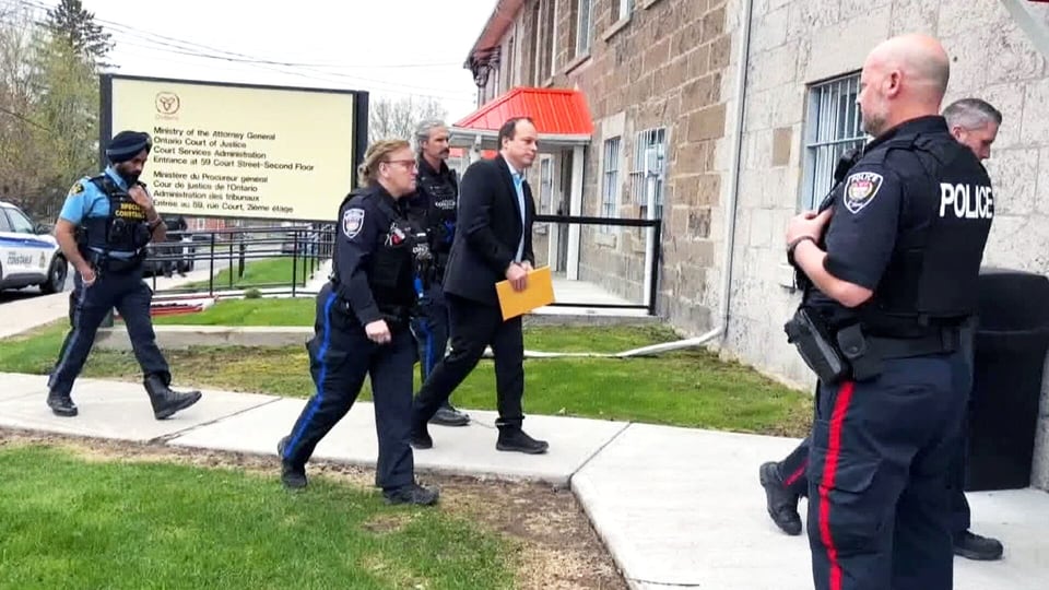 Man accused of murdering OPP officer testifies in his own defence