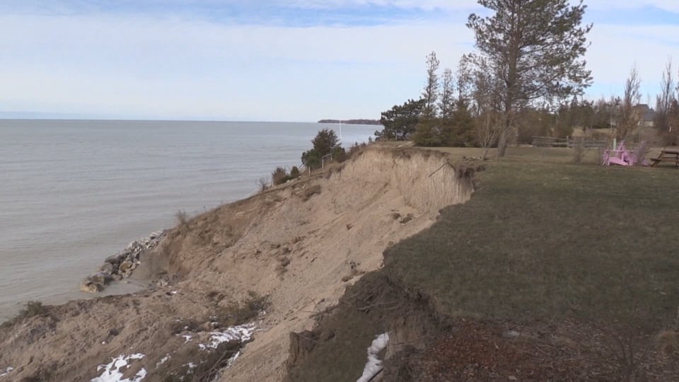 Thousands of homes under increasing erosion risk