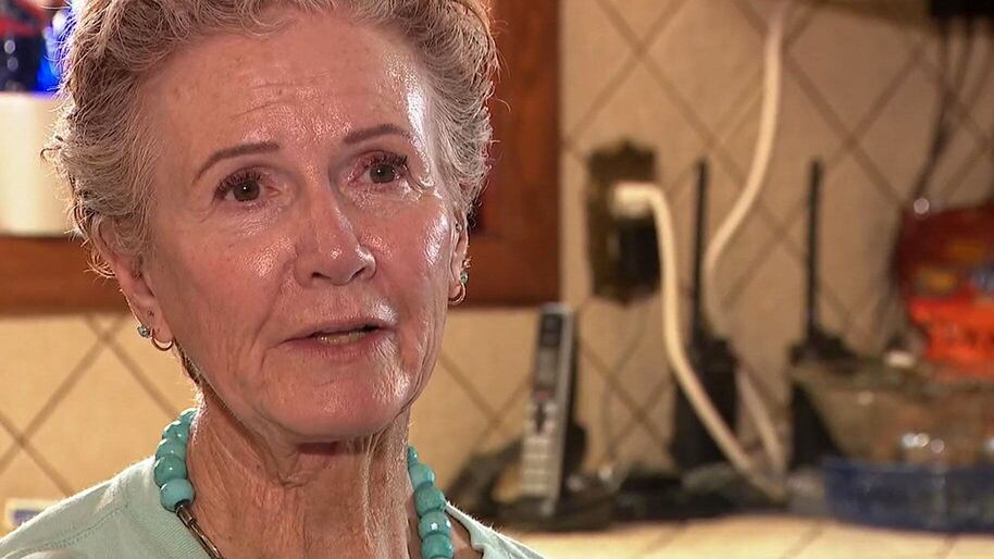Woman crawls 14 hours to get help after breaking her femur in crash