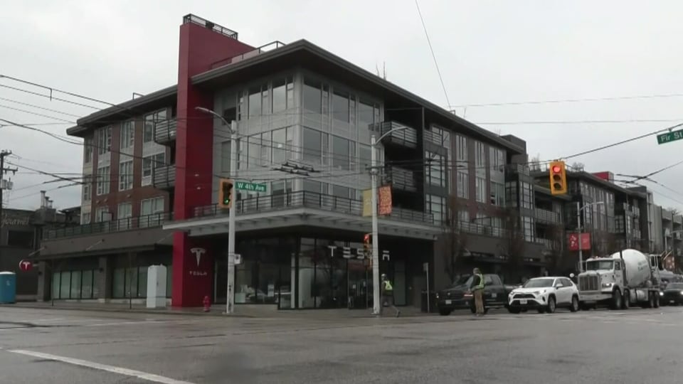 Man arrested after Vancouver Tesla dealer vandalized