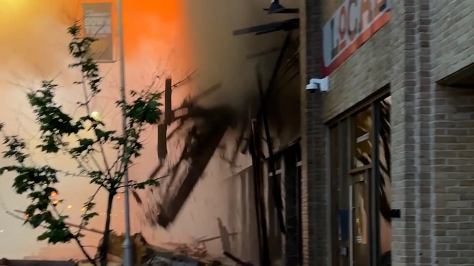 RAW: Firefighters battle blaze in St. Thomas