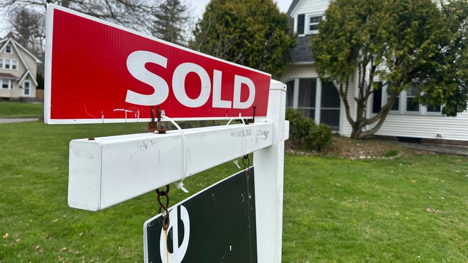 More siblings teaming up to buy new home: Report