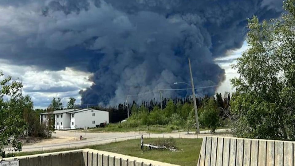 New wildfire prompts mandatory evacuations for several communities in northern Manitoba