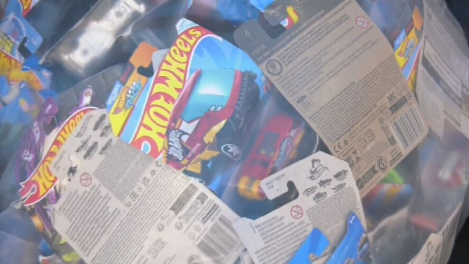 Henry's Hot Wheels Drive pulls in thousands of toy cars for kids