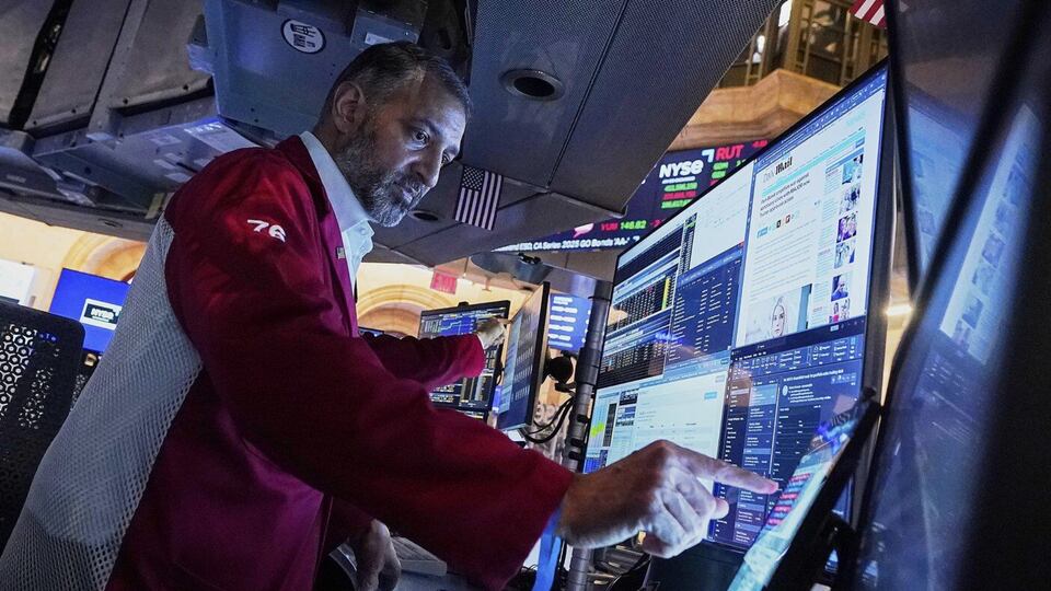 What companies are weathering the storm in the stock market?