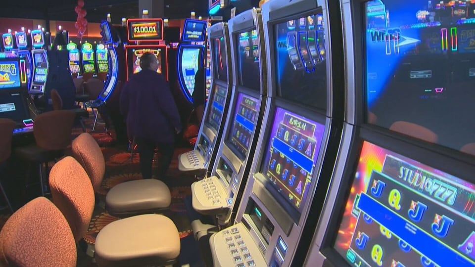 Pilot changes to casino drinking rules draw criticism
