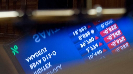 Chip stocks drag down U.S. markets as TSX inches higher