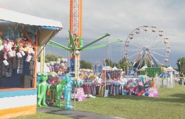 Annual Paris Fair opens for the Labour Day weekend
