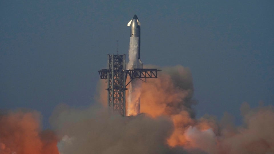 Starship launch a “big improvement” despite breaking apart in space